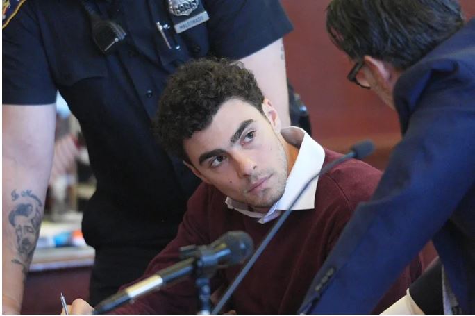 Luigi Mangione en su comparecencia ante los tribunales. Foto: EFE