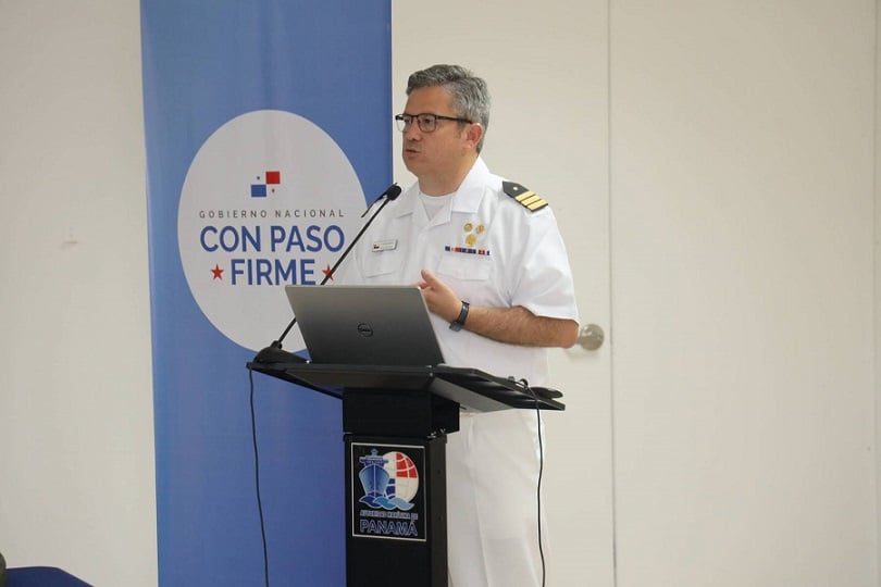 El seminario contó con la participación de los capitanes de la Armada Chilena. Foto: Diómedes Sánchez 