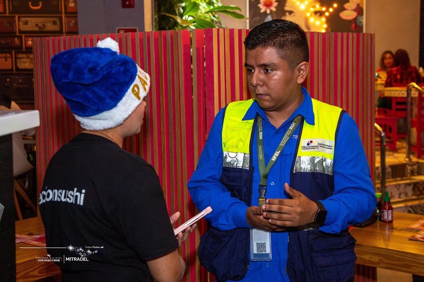 El último operativo se realizó el lunes y varios restaurantes fueron inspeccionados. Foto: Cortesía Mitradel