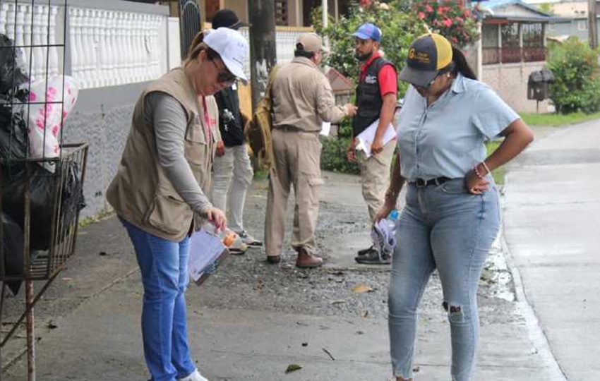 Autoridades del Ministerio de Salud insisten en que la acción comunitaria es vital para ganarle la batalla al mosquito transmisor.  Cortesía Minsa