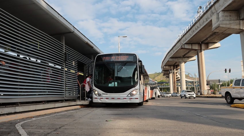 La meta inicial de esta administración es colocar 1,100 buses en las calles pero los actos vandálicos perjudican el propósito. Foto: Cortesía