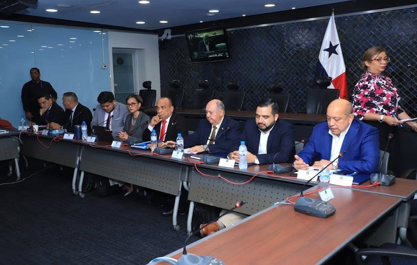 Miembros de la Comisión de Salud de la Asamblea Nacional. Foto: Cortesía