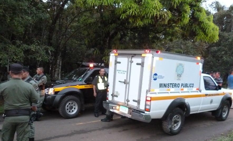 El cadáver fue encontrado  muerto  en  la vía cercana a la cooperativa en el distrito. Foto. Melquiades Vásquez.