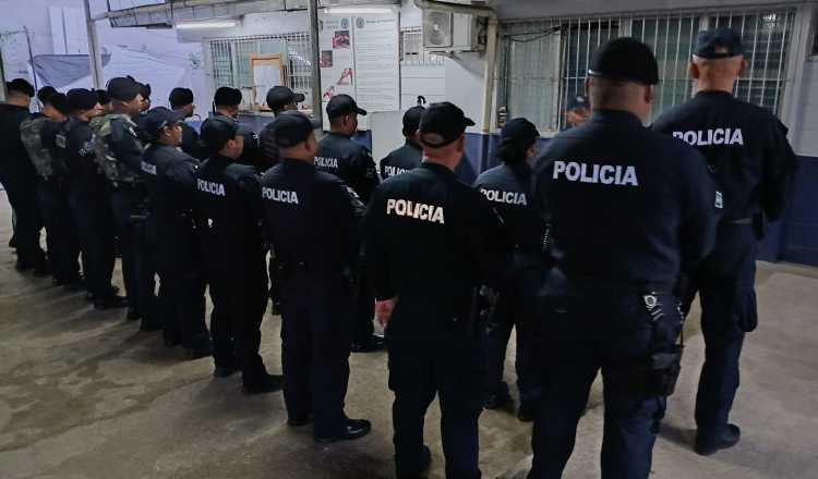 Policías en Chiriquí , quienes ejecutan acciones operativas y preventivas para garantizar la seguridad. Cortesía