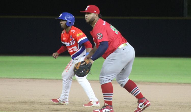 Federales de Chiriquí y Águilas Metropolitanas, listos para arrancar la semifinal en Probeis. Foto: Probeis