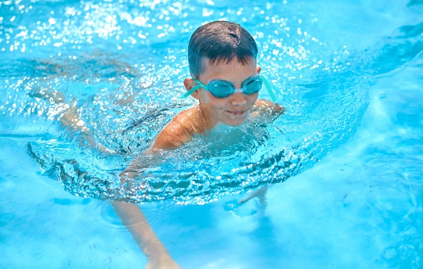 Clases de natación. Foto: Ilustrativa / Freepik