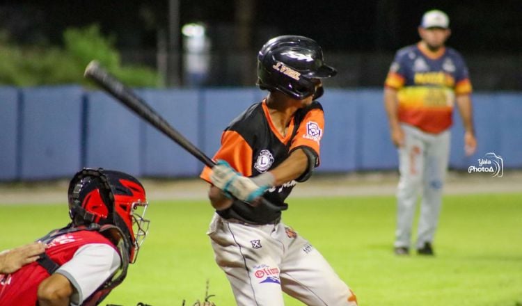 Los Santos afina su ofensiva con miras al torneo juvenil de bèisbol. Foto: Cortesìa/Fedebeis. 