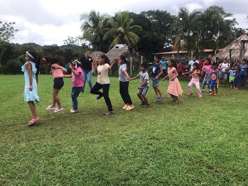 Los niños disfrutaron, hubo entrega de ropa y alimentos secos, así como juguetes donados y apadrinados por colaboradores solidarios. Foto: Diomedes Sánchez