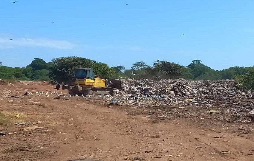 Esta medida está orientada a prevenir posibles incendios en el vertedero municipal ante la llegada de la temporada seca. Foto. Thays Domínguez