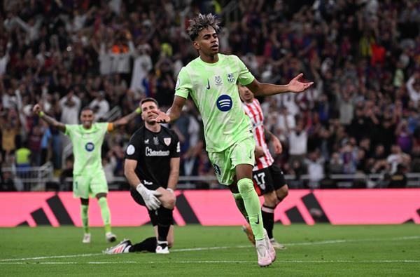 Lamine Yamal festeja su gol contra Athletic Club en el partido semifinal de la Supercopa de España. Foto: EFE 