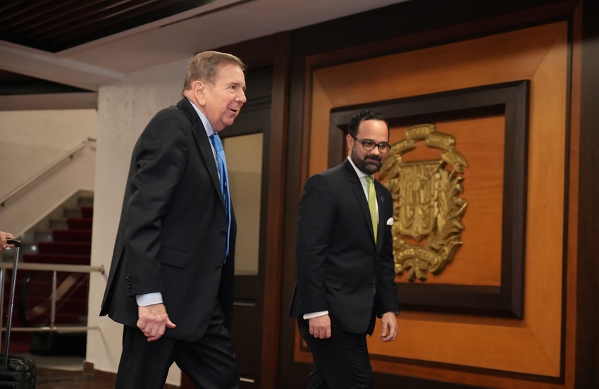 Edmundo fue recibido por Francisco José Cantizano Nadal, director de Ceremonial del Estado de Rep. Dominicana. Foto: X