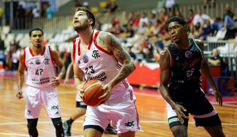 Flamengo visita a los Toros en el Roberto Durán. Foto: Fepaba