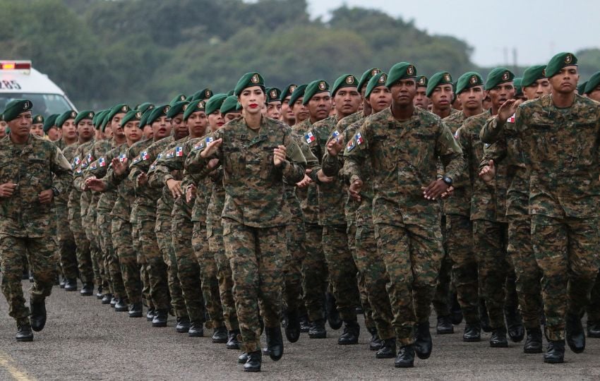 Se graduaron 512 agentes de seguridad. Foto: Cortesía