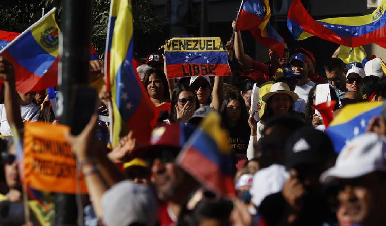 Venezolanos de diferentes países salieron a la calle para luchar por la libertad de su pueblo.  EFE