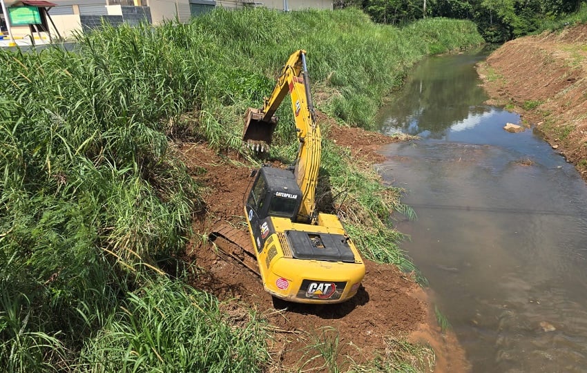 En total se estarán interviniendo siete kilómetros del cauce de este río, dentro de los cuales está la zona residencial de Bello Amor. Foto. Eric Montenegro