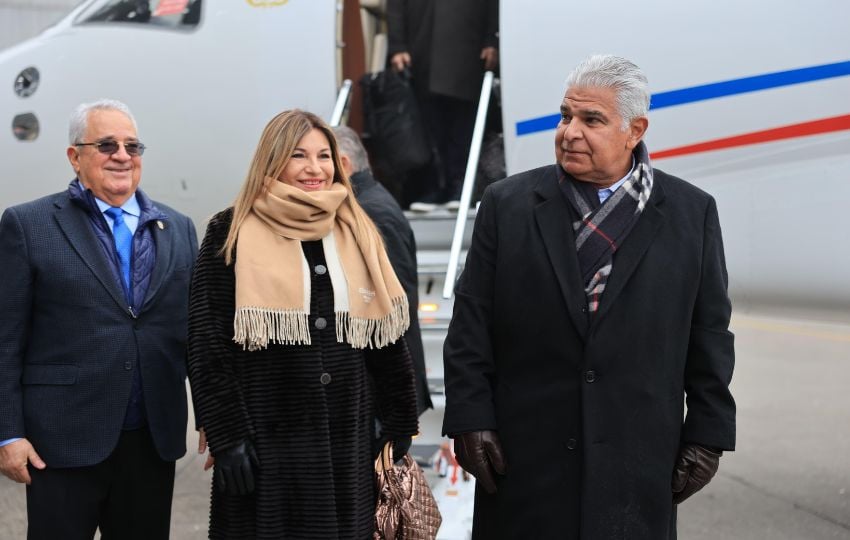 El presidente José Raúl Mulino llegó junto a la primera dama Maricel de Mulino. Foto: Cortesía