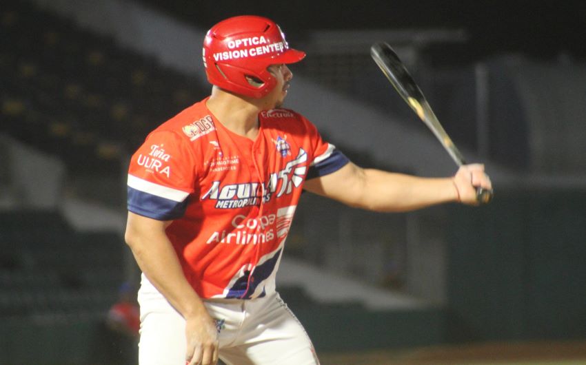 Carlos Xavier Quiroz, jugador de las Águilas Metropolitanas. Foto: Probeis