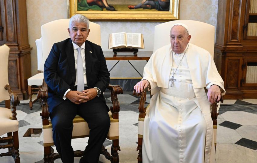 José Raúl Mulino, presidente de Panamá junto a el papa Francisco. Foto: Cortesía