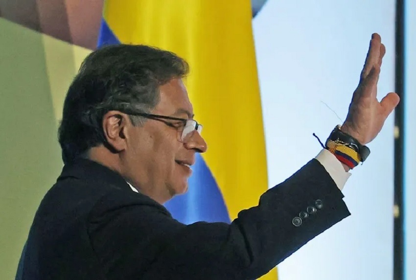 El presidente colombiano, se negó a recibir dos vuelos de colombianos deportados de los Estados Unidos. Foto: EFE