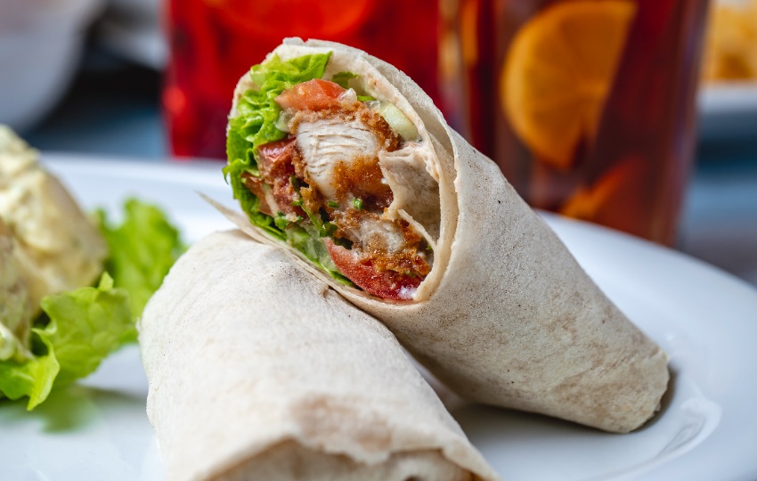 Wraps de pollo y vegetales. Foto: Ilustrativa / Freepik