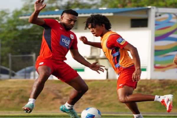 Jugadores de Panamá durante los entrenamientos para enfrentar a Chile. Foto: FPF