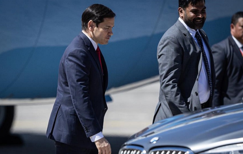 El secretario de Estado de los Estados Unidos, Marco Rubio, llega a la sede de la Fuerza Aérea de Guatemala. EFE