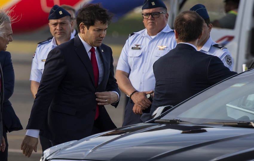 Marco Rubio a su llegada a Costa Rica. Foto: EFE