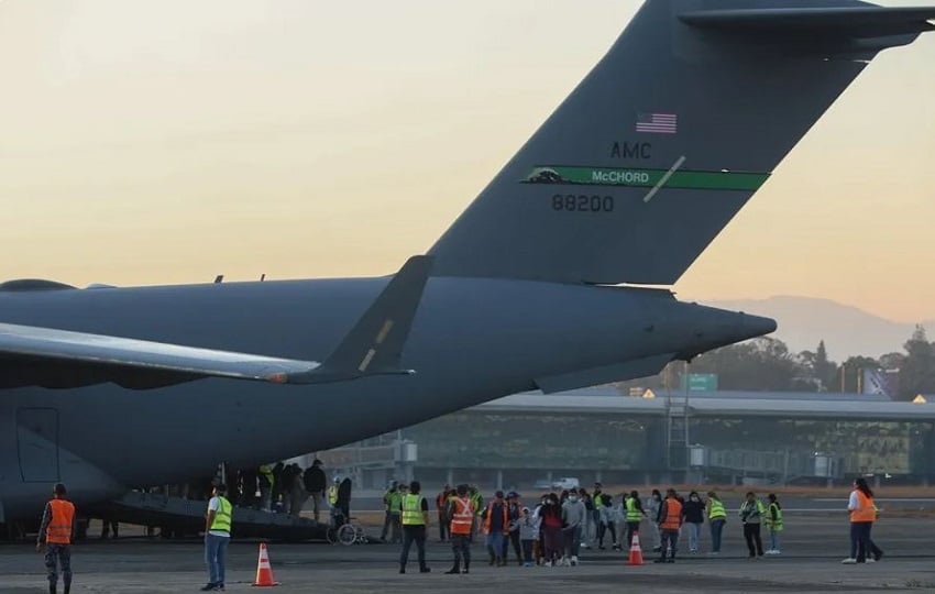 Aún se desconoce cuántos vuelos de repatriación recibirá Maduro. Foto: EFE