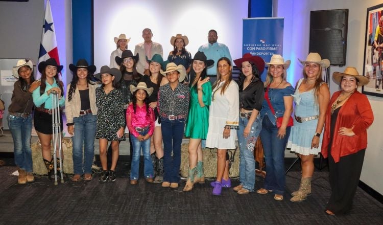 Las chicas se encuentran listas para competir en Veraguas. Foto: Cortesía