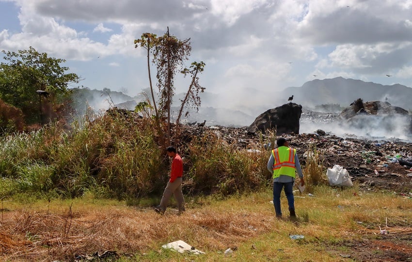 El vertedero a cielo abierto en el distrito de Chame se extiende por 2.5 hectáreas, las cuales colindan con áreas de manglar. 