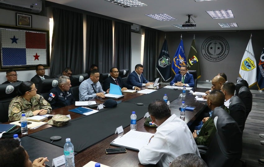 Autoridades del Ministerio de Seguridad se reunieron para abordar el tema. Foto: Cortesí