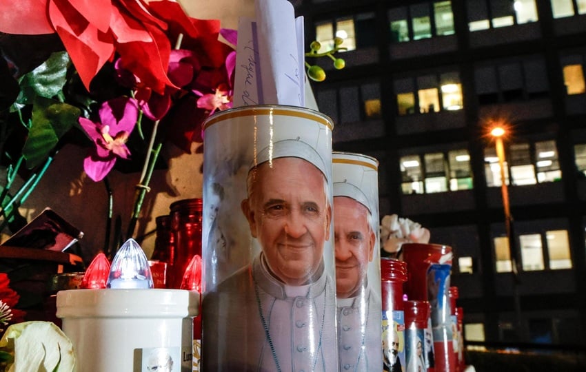 Por el momento el pronóstico del papa es reservado. Foto: EFE