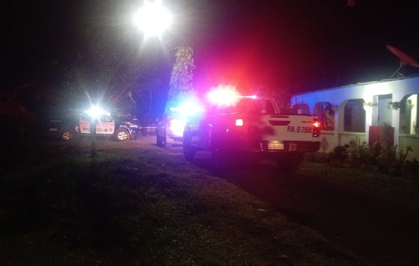 El joven herido fue trasladado al cuarto de urgencias de la Policlínica Don Laurencio Jaén Ocaña en el corregimiento de Sabanitas, donde se determinó su deceso. Foto. Diiómedes Sánchez