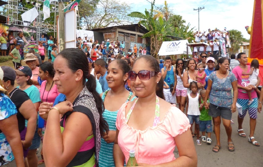 En el primer día de culecos hubo abundante agua limpia garantizada por las autoridades de salud. Foto. Melquíades Vásquez