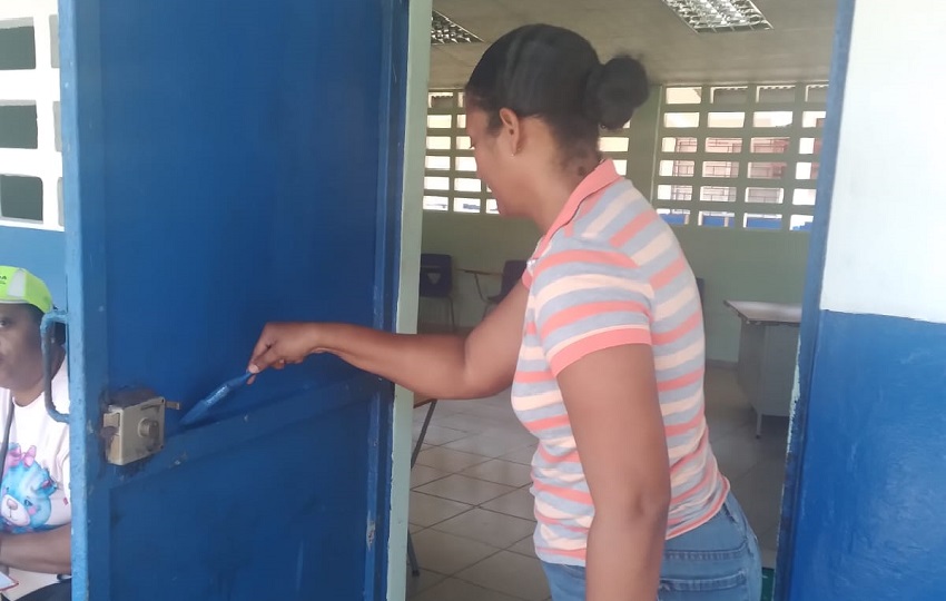 También se realizaron trabajos en la escuela Costa de Oro ubicada en el sector de Icacal en el corregimiento de Salud. Foto. Diómedes Sánchez