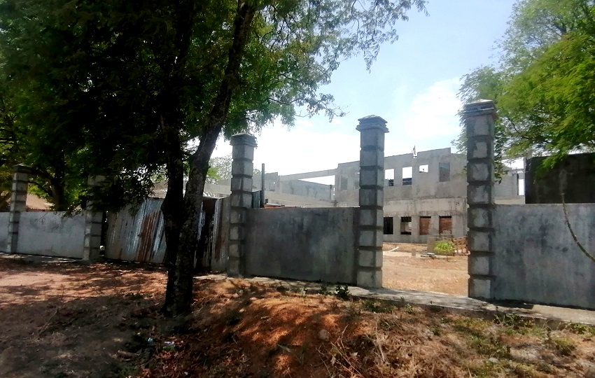 Otro caso relevante es el del colegio Secundario de Los Pozos, cuya construcción se retrasó por varios años. Foto. Thays Domínguez