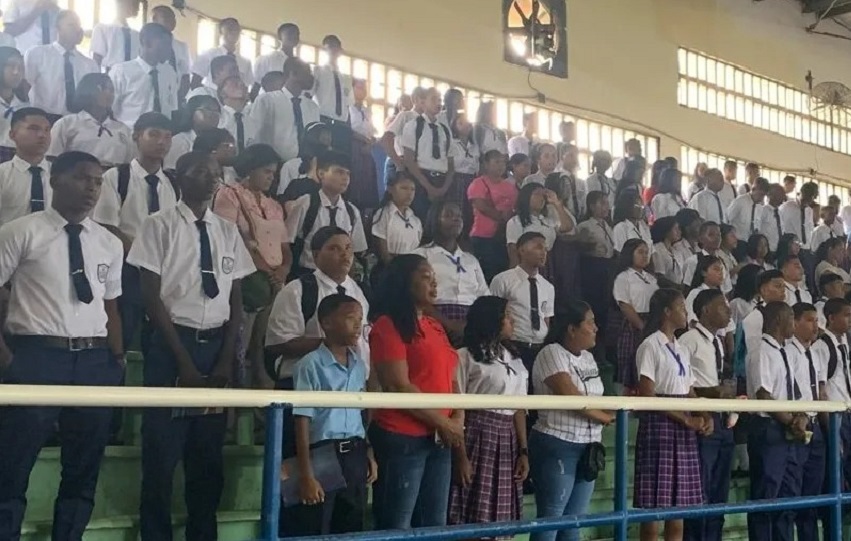 En la provincia de Colón, se estima que unos 55 mil estudiantes ingresarán este lunes 10 de marzo, a los centros educativos. Foto. Diómedes Sánchez