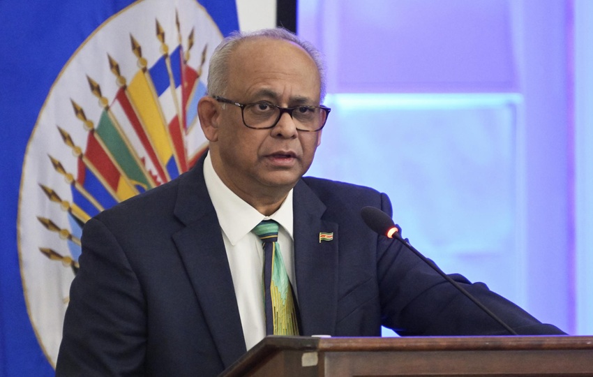 El canciller de Surinam, Albert Ramdin. Foto: EFE