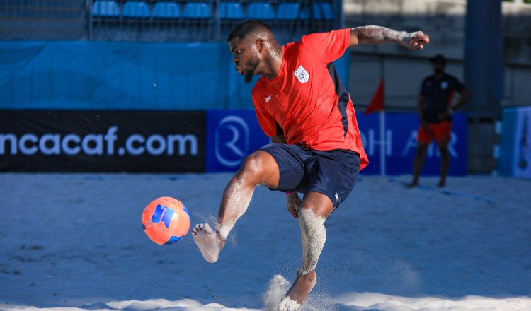 Alfonso Maquensi, jugador de Panamá de Fútbol Playa. Foto: FPF