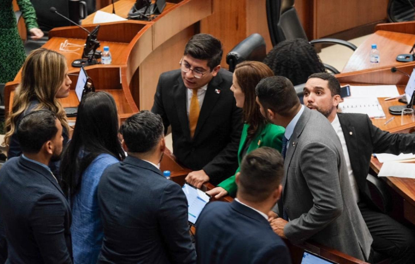 Diputados de Vamos en el Pleno. Foto: Instagram / @vamosporpanama