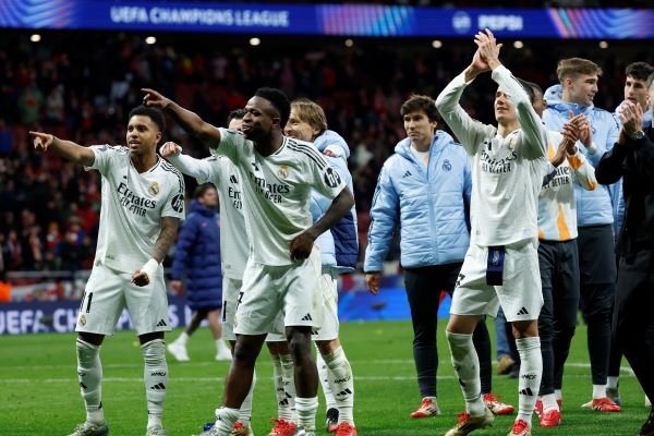 Jugadores del Real Madrid, festejan su clasificación ante Atlético Madrid. Foto: EFE