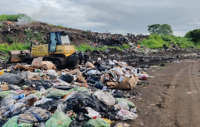 Las tarifas de aseo en Tonosí se mantienen en $2.00 para los hogares en Tonosí cabecera, $3.00 en los corregimientos, y entre $5.00 y $10.00 para el sector comercial. Foto. Thays Domínguez