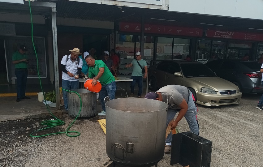 Los educadores se mantienen en estado de alerta. Foto. Melquíades Vásquez