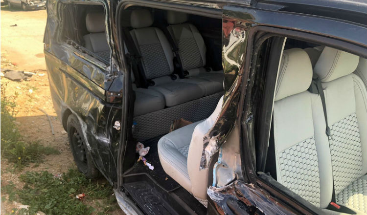 Vista del vehículo  involucrado en un accidente. Foto AP