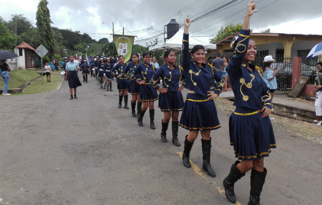 En el poblado costero de Puerto Caimito, en donde la pesca artesanal es la principal actividad económica, también de cumplen 109 años de creación.