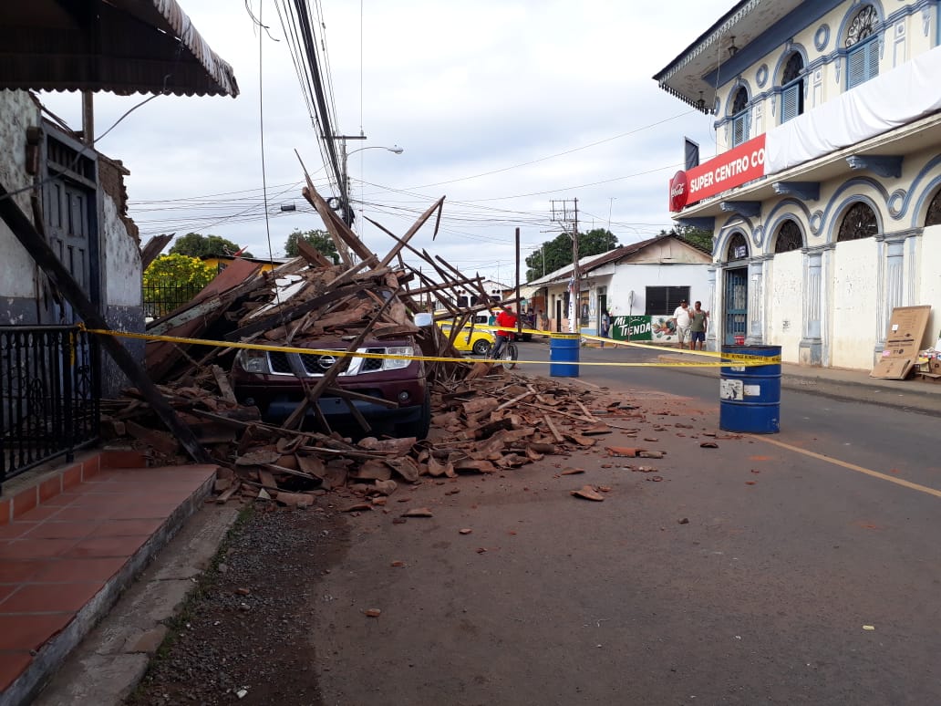 Vecinos del área solicitaron a los estamentos de seguridad realizar inspecciones en el centro de La Villa de Los Santos, donde se encuentran ubicadas gran cantidad de residencias antiguas. Foto/Thays Domínguez