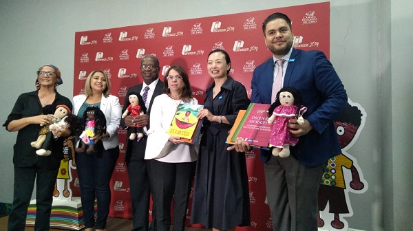 Fueron presentados en la feria del libro, en Atlapa. Foto de Yai Urieta