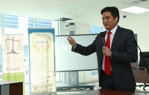 Asamblea abre consulta ciudadana antes de ratificar a Luis Fernando Tapia como magistrado de la Corte Suprema. Foto: Órgano Judicial.