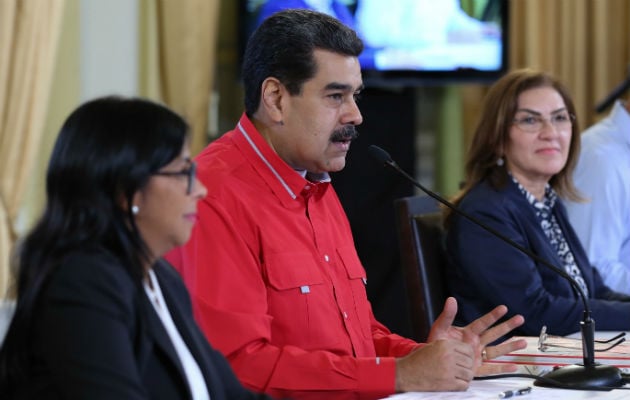 Nicolás Maduro (centro) en un acto de gobierno en Caracas (Venezuela). Foto: EFE.