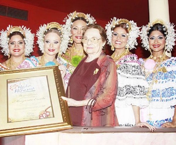 Escala, de 96 años, celebró su cumpleaños el pasado 4 de octubre y el día 5 fue recluida en la unidad Coronaria del hospital Santo Tomás donde finalmente falleció.